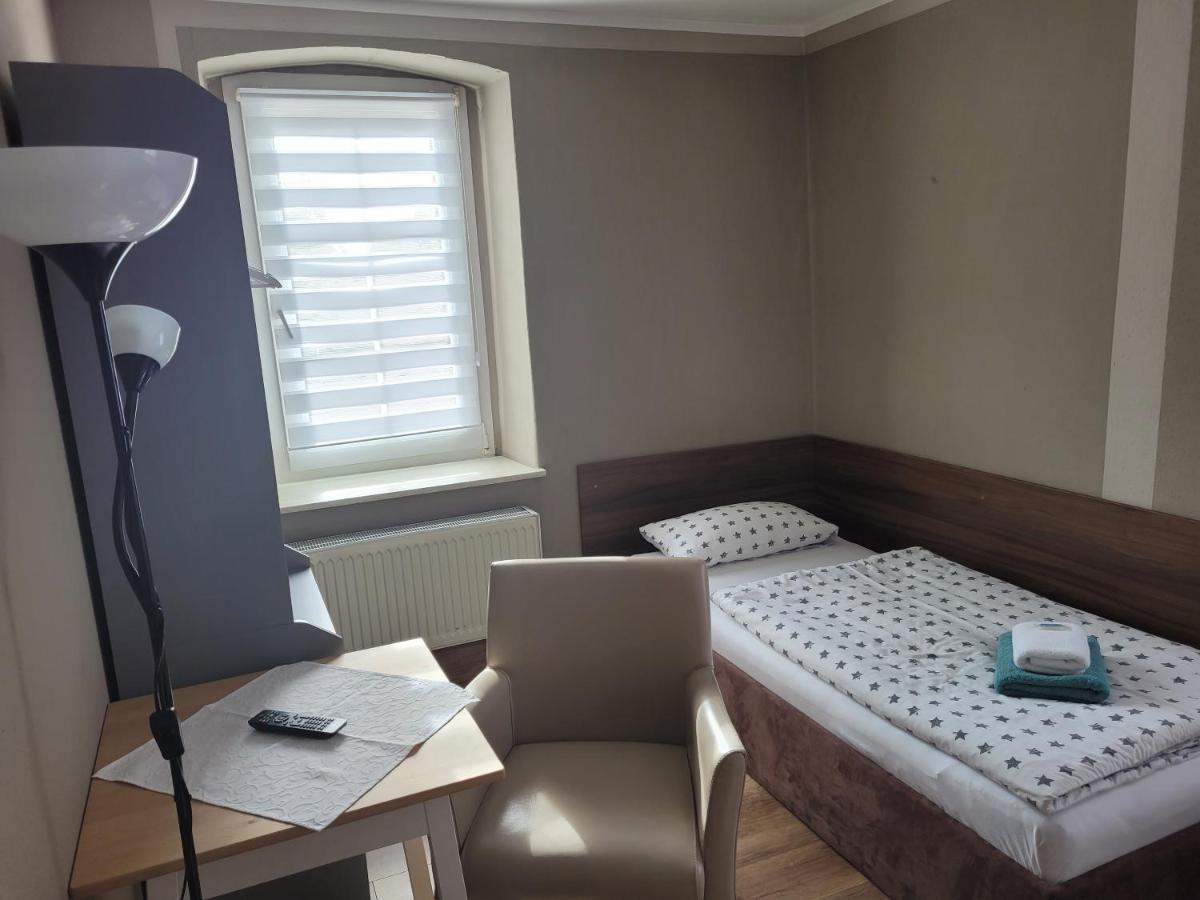 Hotel Und Pension Al Dente Nunchritz Extérieur photo